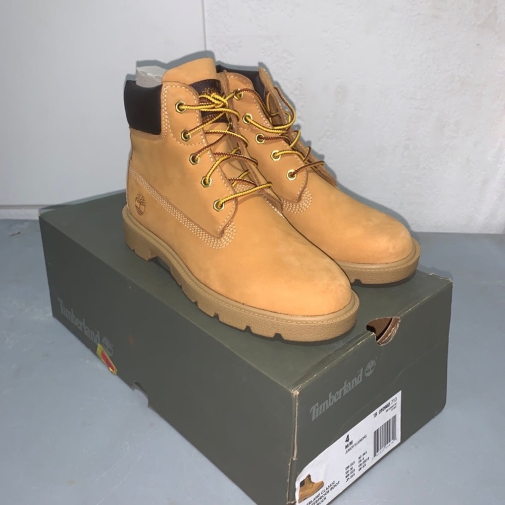 Brand new Timberlands 6 in Boots size 4M/M